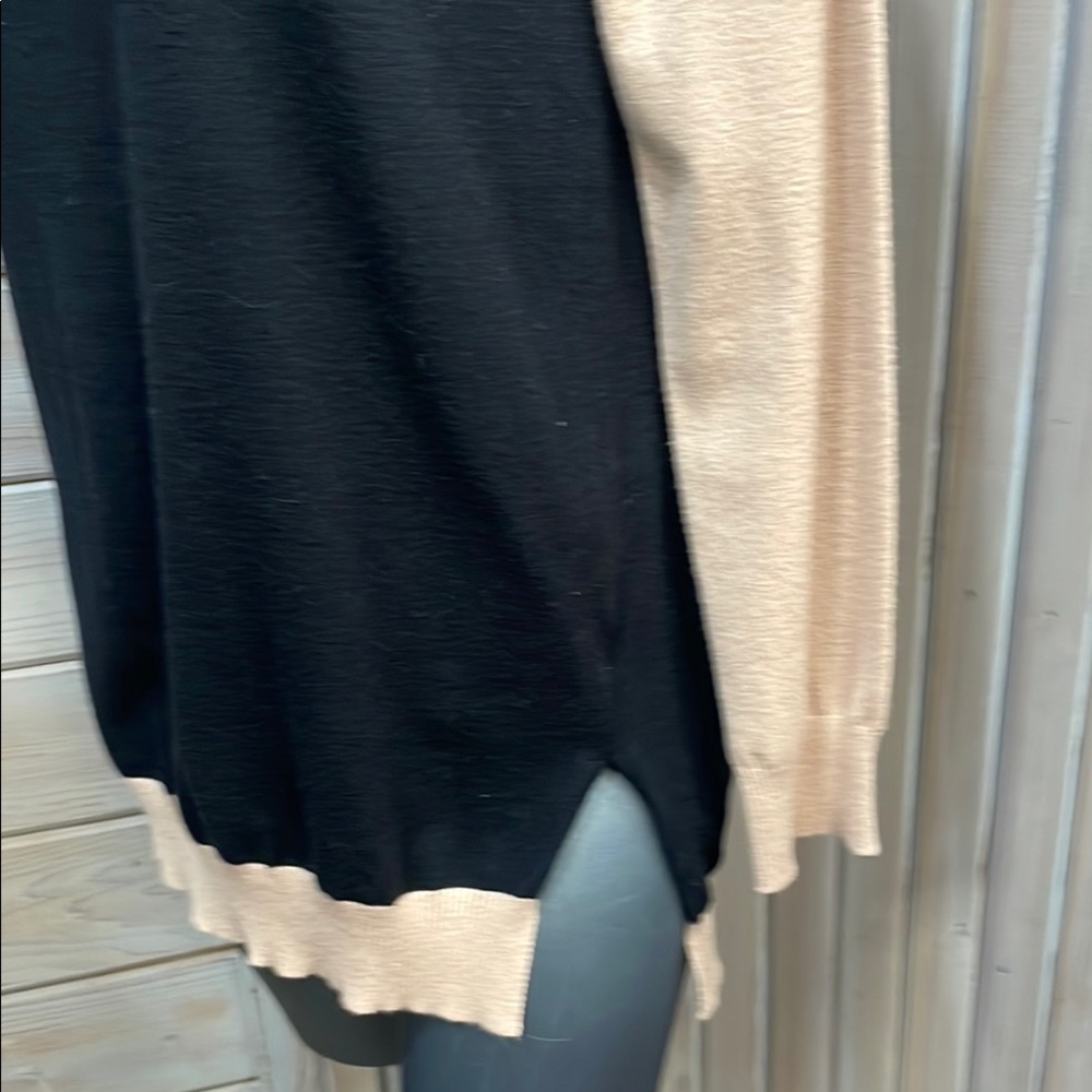 Ampersand Ave. Black and Tan Crew Neck Sweater - Picture 3 of 5